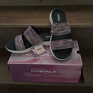 NWT Sketches Slides multi color🌲Perfet holiday gift 🌲